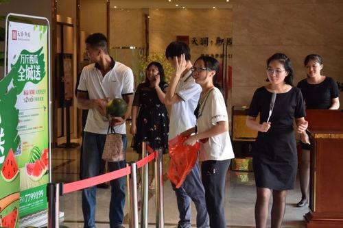 100斤以下吃瓜群众,100斤以下吃瓜群众的独特视角